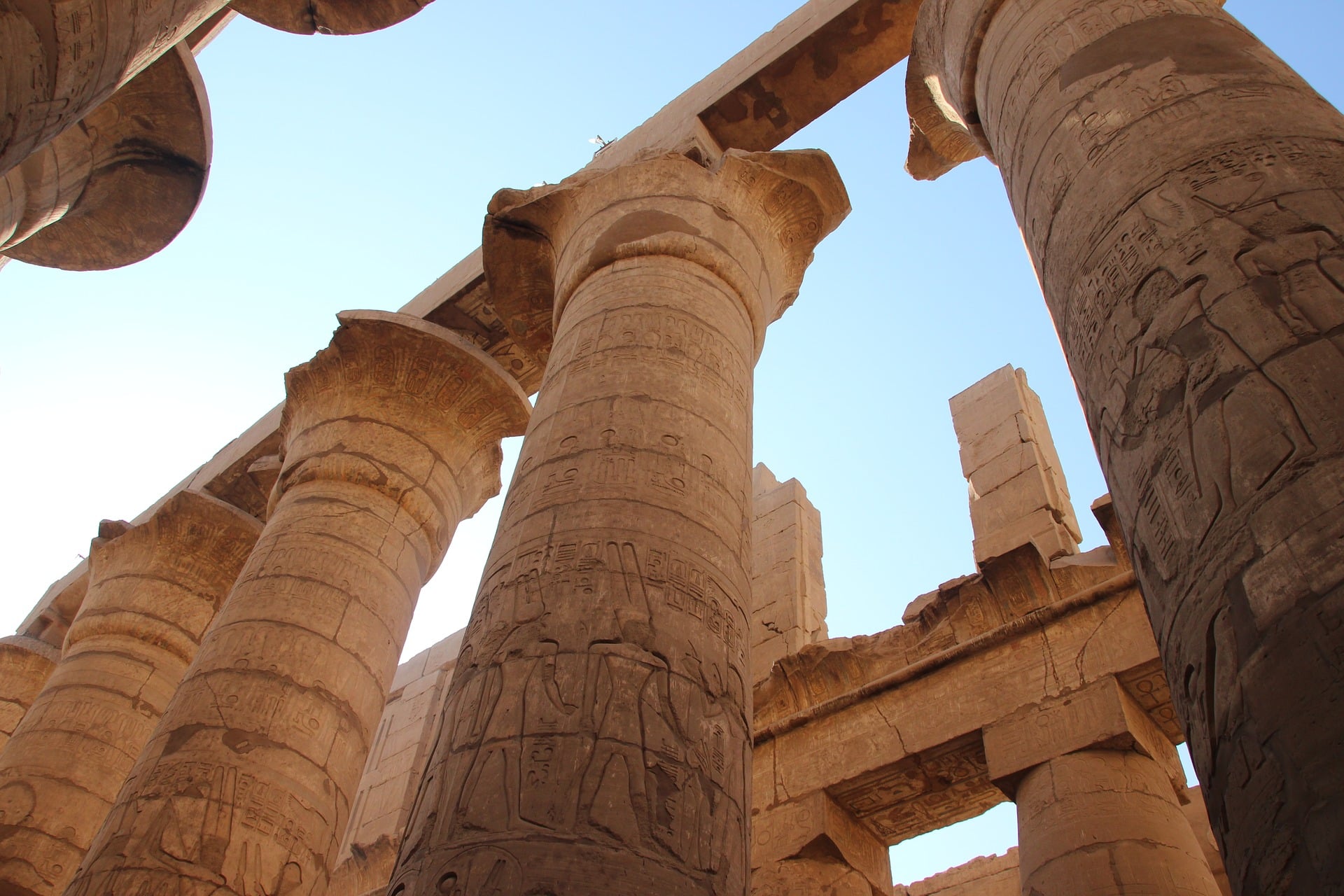 egyptian temple 2154599 1920