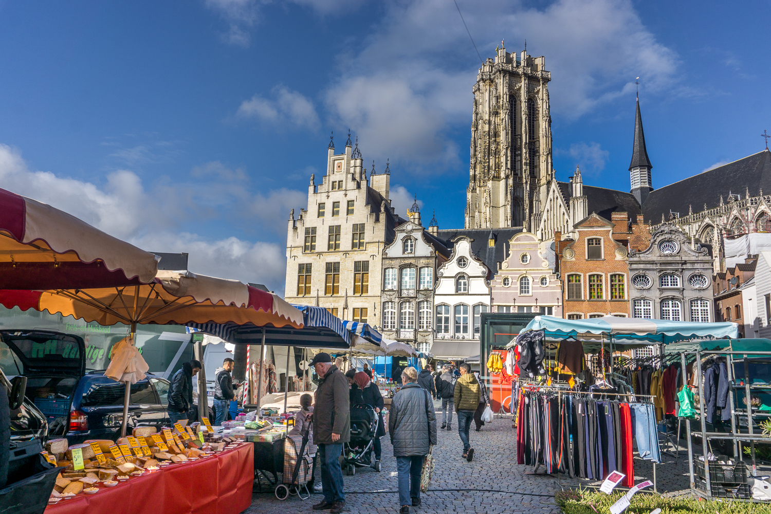 Mechelen-BelgiÃ«-grote-markt-4