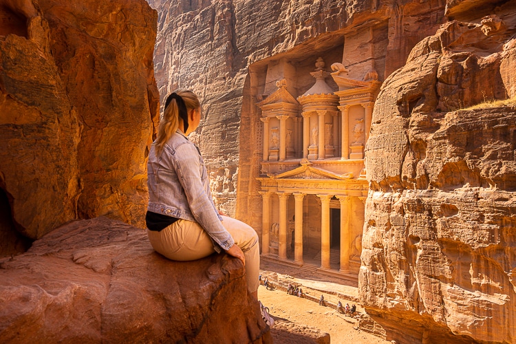 Uitzicht op de schatkamer in Petra