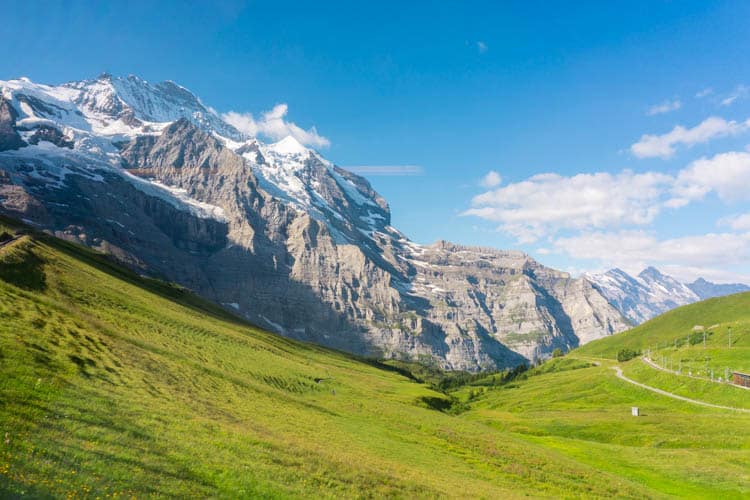 Uitzicht onderweg van Kleine Scheidegg naar Jungfraujoch