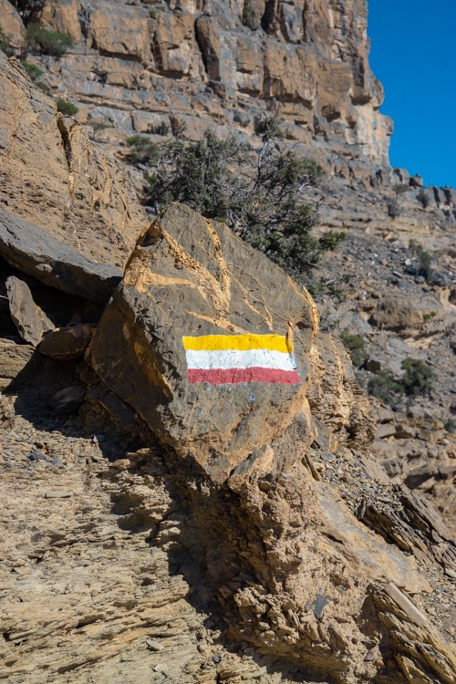 Markering van de Jebel Shams Balcony Walk