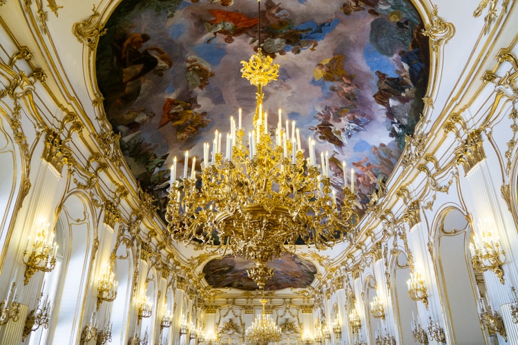 Schloss Schönbrunn bezoeken: plafond van de Grote Galerij