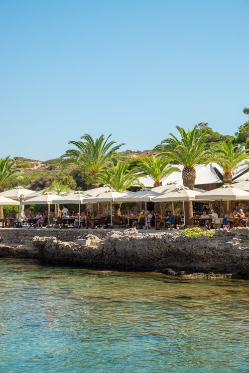 Restaurant aan het water bij Kallithea  Beach