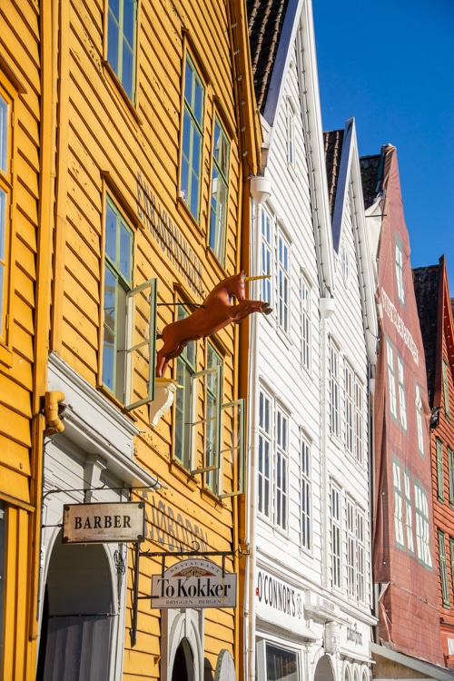 Gevels van panden bij Bryggen, Bergen